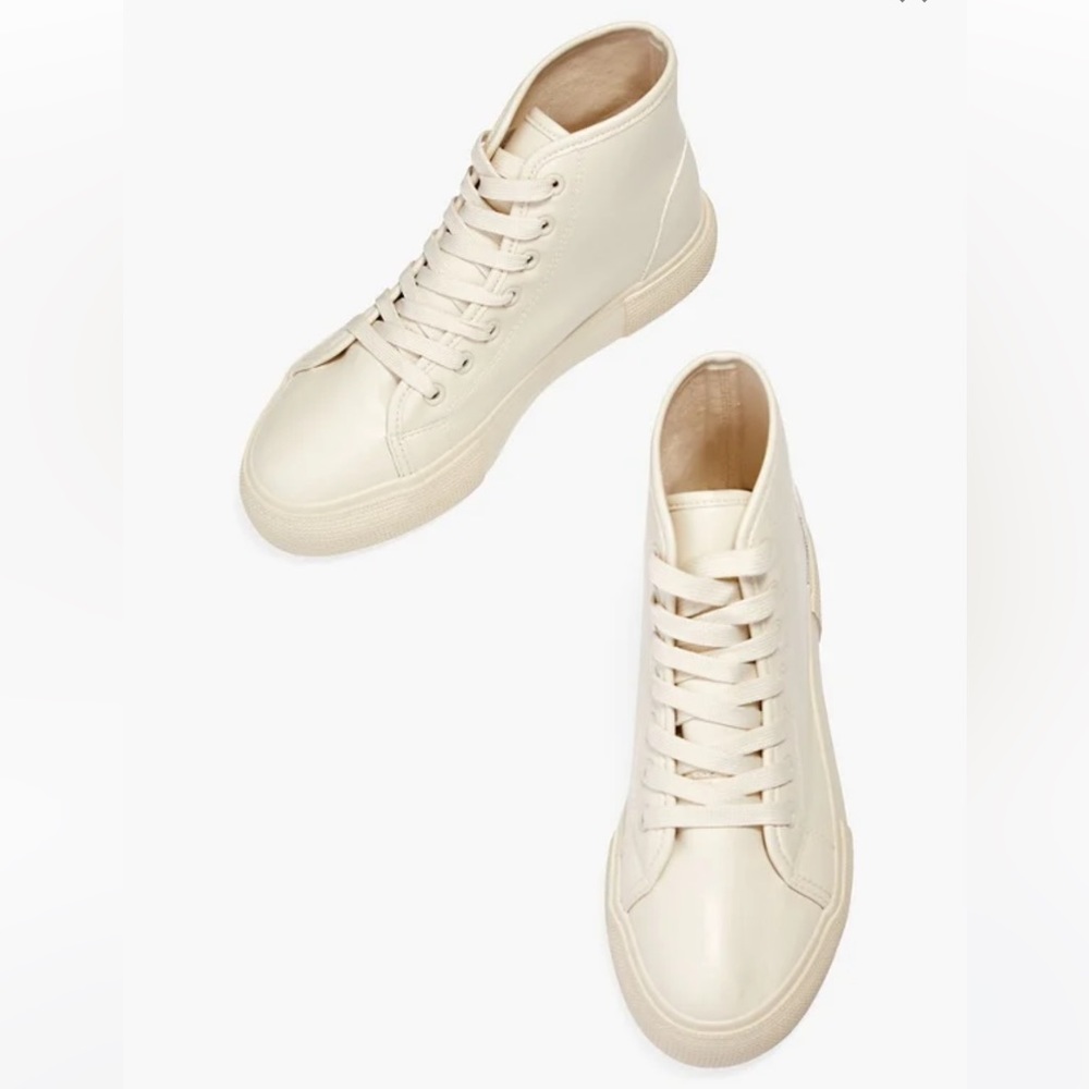 NWT JustFab Rosa High-Top Sneaker sz.7